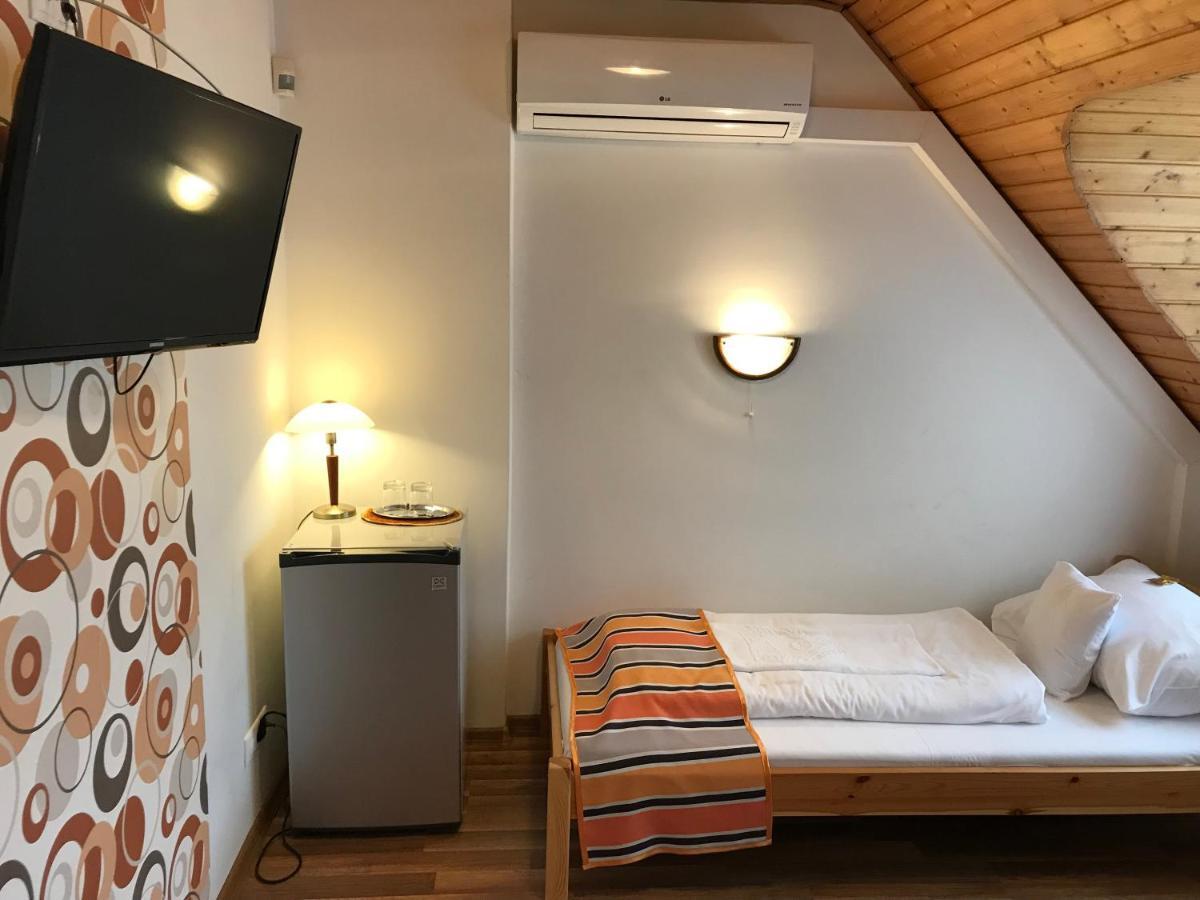 Zöldtető Panzió Balatonfüred Exterior foto